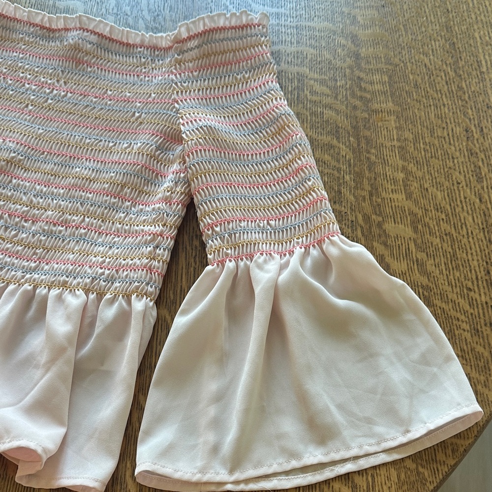 3/$15 CANDIE’S Pink Off-Shoulder Smocked Top Bell Sleeve multicolor sz M - Picture 4 of 7